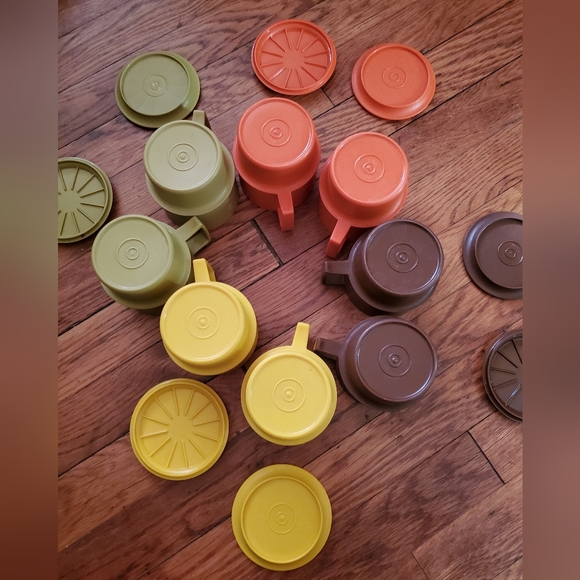 Tupperware - Picture 6 of 7